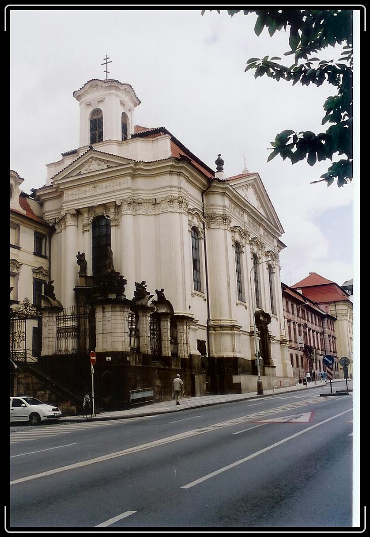 Dalí snímek